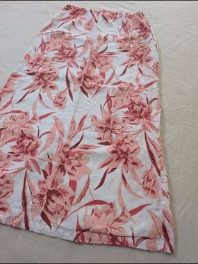 Amanda Smith Linen Floral Midi Skirt in Pink and White